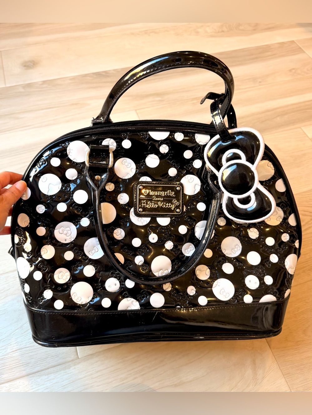 RARE VINTAGE Loungefly x Hello Kitty Embossed Polka Dot Bowler Bag Satchel Y2K